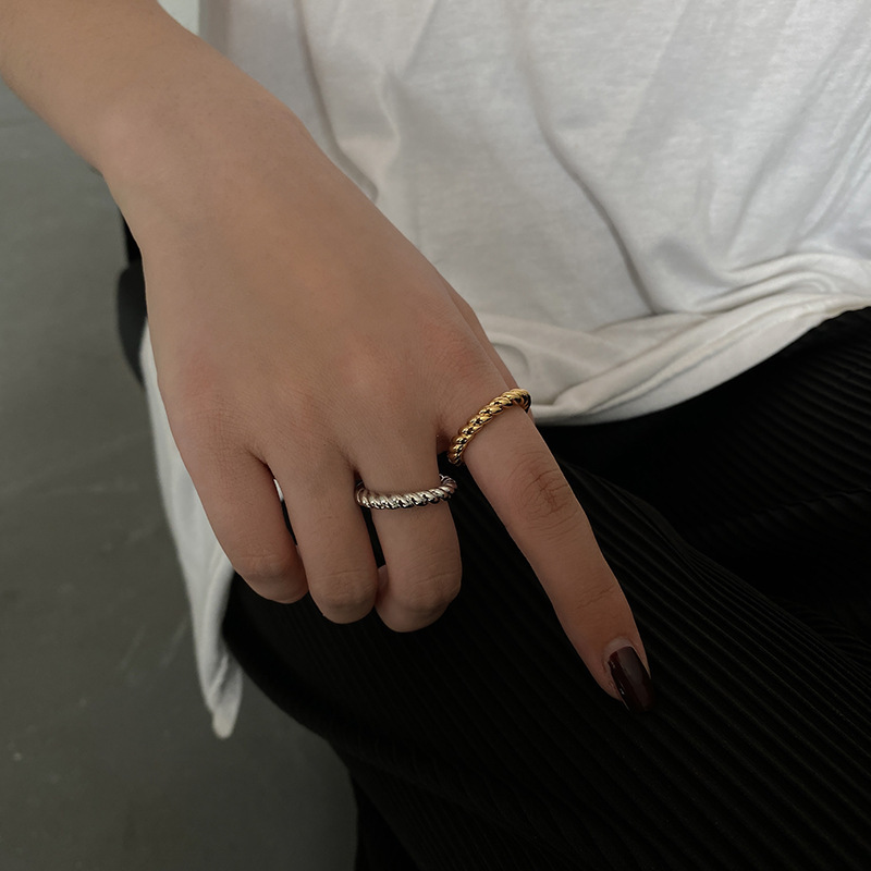 Korean Style Simple Twist Simple Bracelet Ring Female Ins Cold Style Fashion AllMatch Index Finger Ring Open Ornamentpicture4