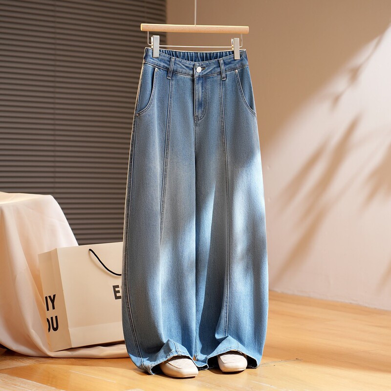 Super stylish distressed jeans for women, 2026 spring/autumn, light blue, slimming, relaxed fit, wide-leg balloon pants Super stylish distressed jeans for women, 2026 spring/autumn, light blue, slimming, relaxed fit, wide-leg balloon pants
