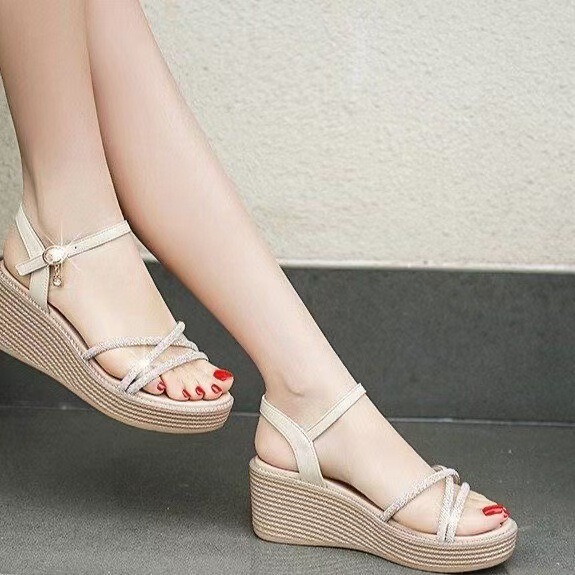 Summer Thick-Soled Wedge Sandals for Women, 7cm Height Increase, Soft Sole, Sequined, Non-Slip, Lightweight, One-Strap High Heels for Women to Wear Outside Summer Thick-Soled Wedge Sandals for Women, 7cm Height Increase, Soft Sole, Sequined, Non-Slip, Lightweight, One-Strap High Heels for Women to Wear Outside