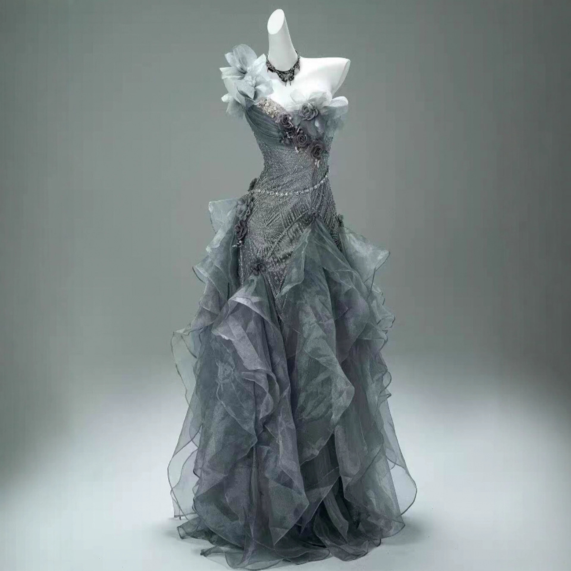 Banquet Strapless Evening Dress 2026 New Style Birthday Mermaid Slim-Fit Adult Ceremony Dress with a High-End Feel, Light Luxury, and Niche Design