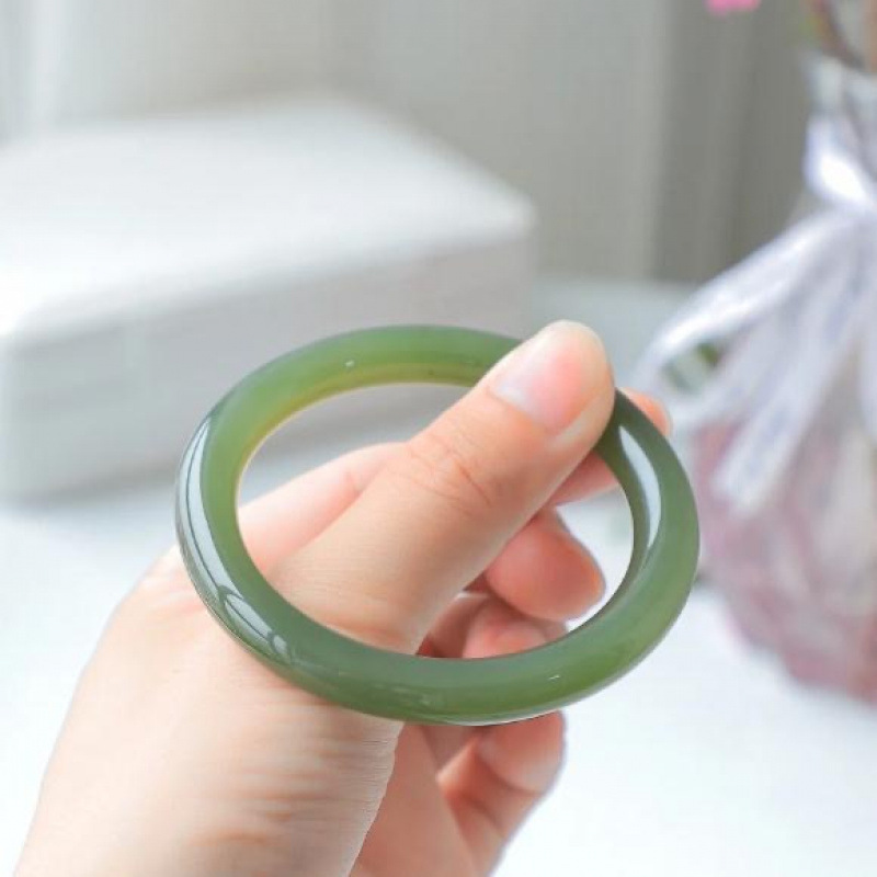 新疆和田玉手镯青海料青白玉鸭蛋青晴水色湖水绿玉镯女款圆条镯子