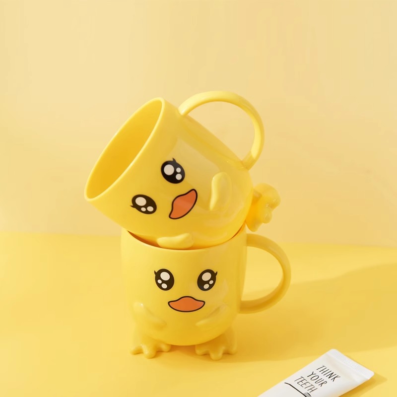 Spazzolino da denti per bambini con papera gialla e bicchiere_voghion.com