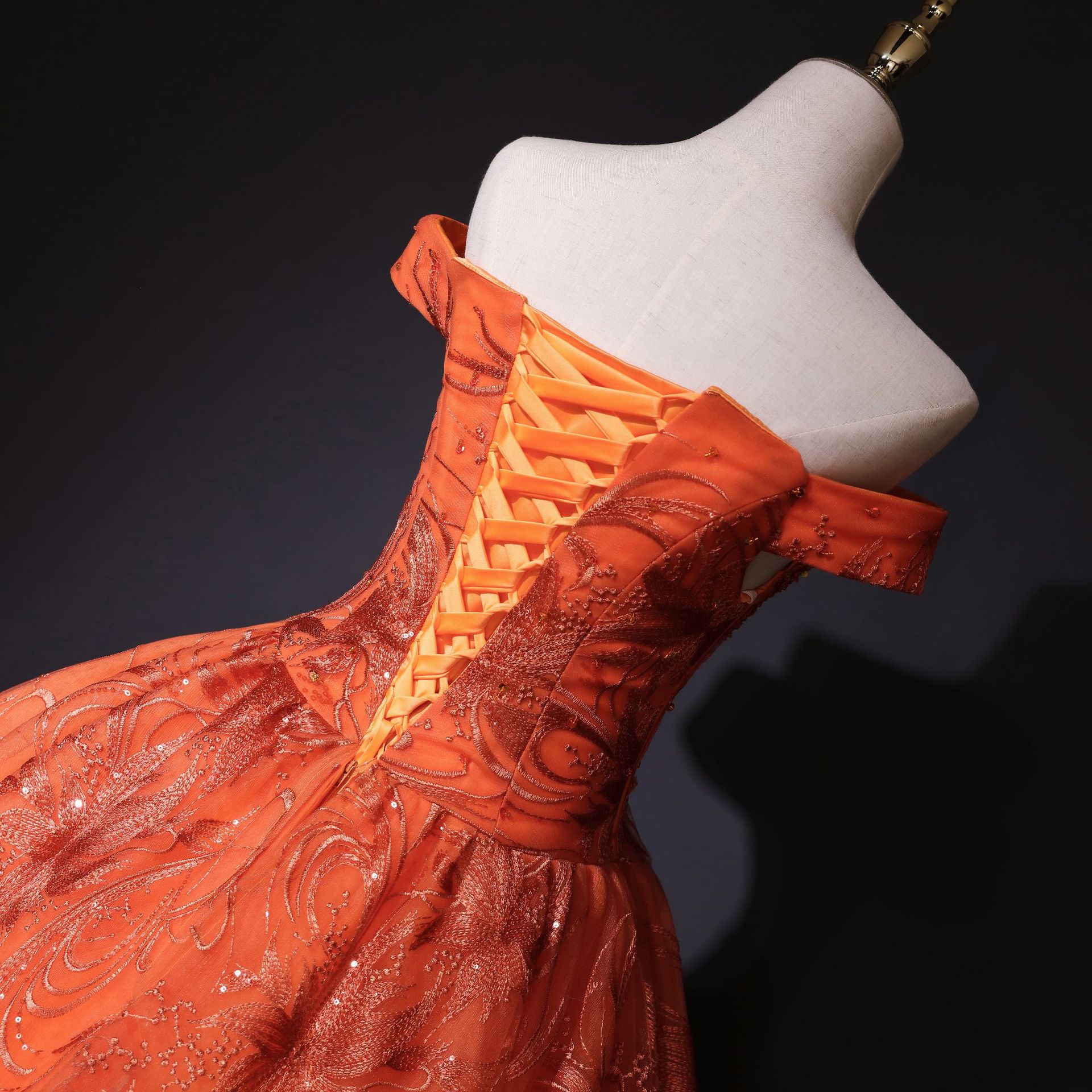 Damenbekleidung Farbiges Garn 2024 Braut Solo Kunst Prüfung Bühnenauftritt Puffrock Eine Schulter Schlankes Bankettkleid Versorgung_voghion.com