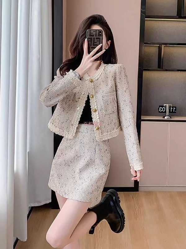 厂家直销春秋季2025年新款女装感小洋装小香风早秋套装穿搭两件套|undefined
