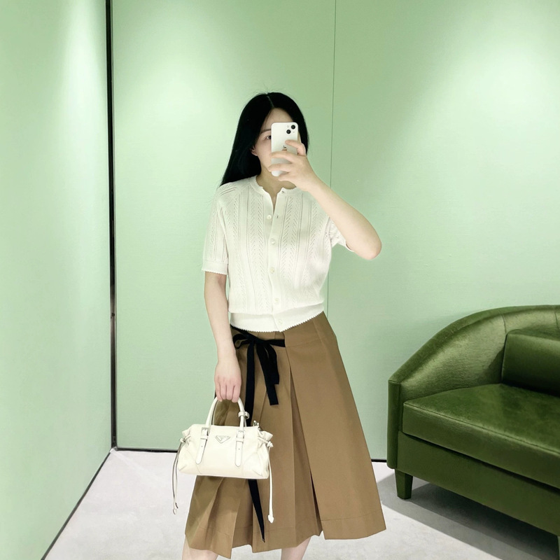Shenzhen Nanyou Back Triangle Patchwork Hollow-Out Knit Cardigan for Women, New Summer Style, Raglan Short-Sleeve Single-Breasted Top