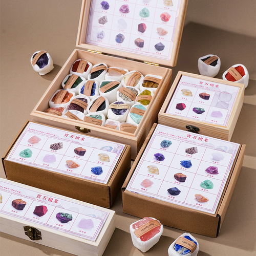 Natural crystal raw stone ore specimen set box children's gift popular science teaching crystal mineral crystal set ornaments