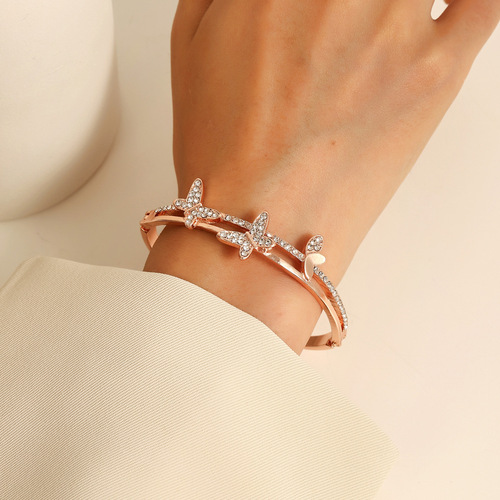 European and American ins diamond bracelet, fashionable temperament, hollow love geometric bracelet, watch accessories, simple flower bracelet
