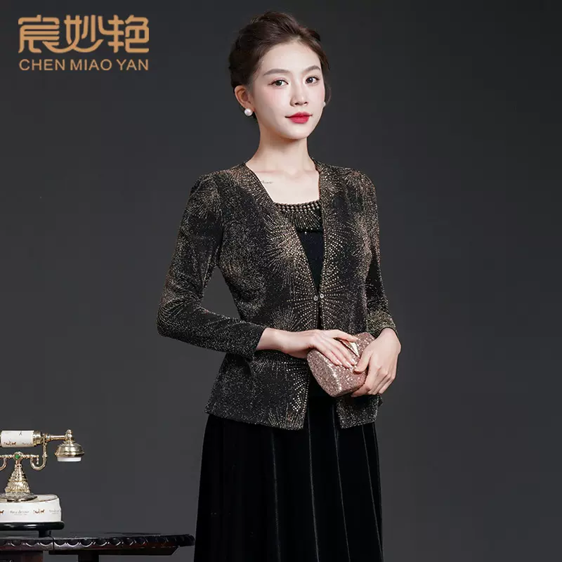 妈妈装春季新款气质中老年女假两件上衣年轻时尚中年女士洋气小衫