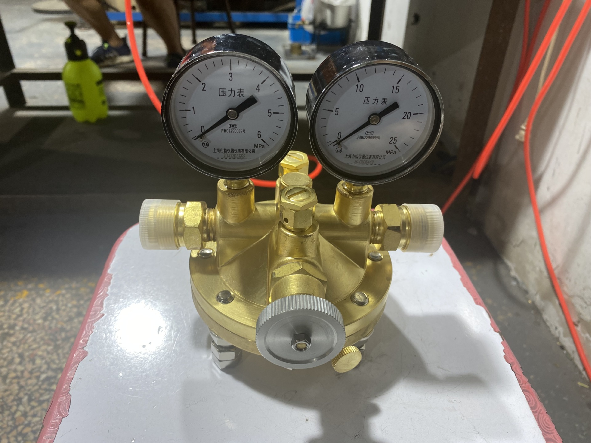 上海双盈-管路氧气减压器YQY-14