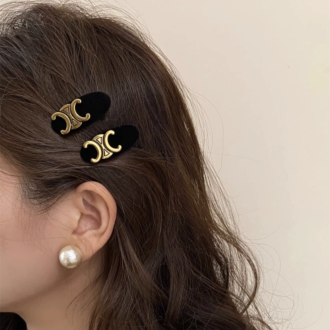 Ретро заколка для волос с буквами, челка, стиль Chanel, коллекция 2023, премиум