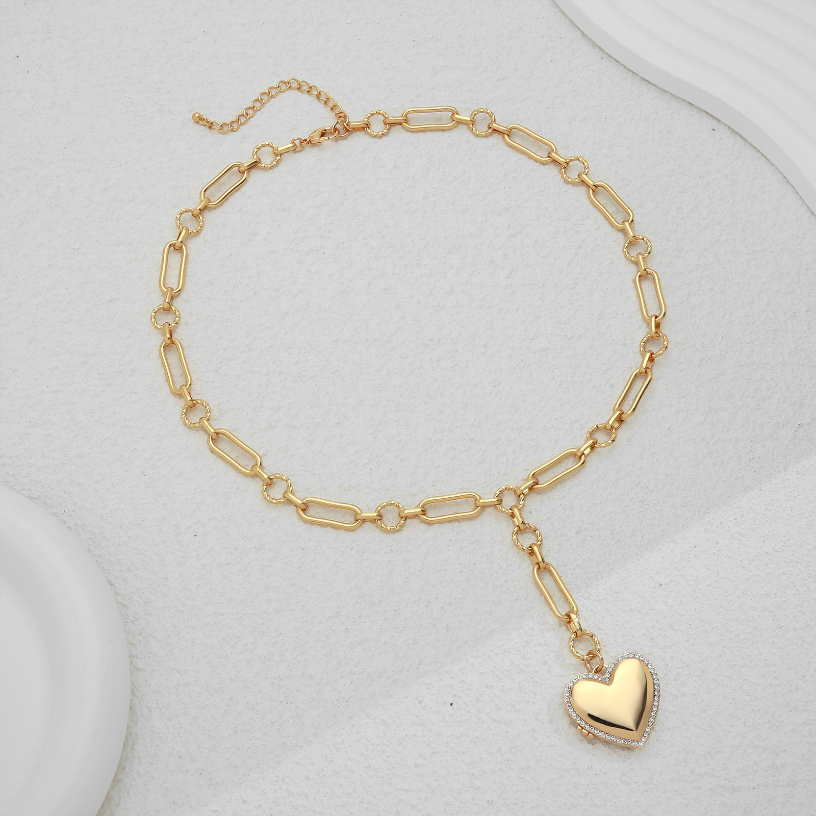design-a-niche-love-pendant-that-can-be-opened-sweet-and-cool-style-necklace-collarbone-chain-womens-necklace