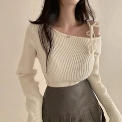 韩国chic秋冬小众复古不规则斜领露肩系带修身显瘦长袖针织毛衣女