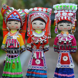 Yunnan Ethnic Minority Doll Ornaments, Wooden Handmade Dolls, Home Decorations, Ornaments, Gifts from the Forbidden City to Foreigners
