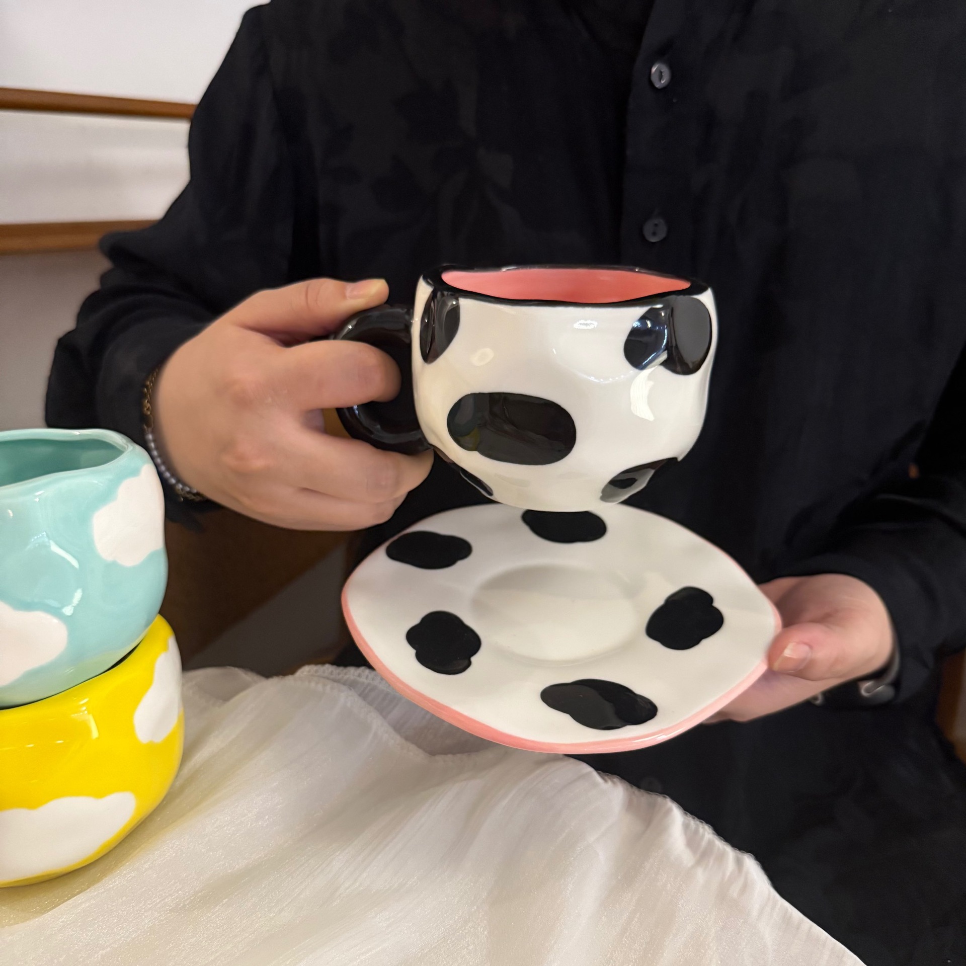 Tazas y platos de cerámica de flores retro de estilo coreano, tazas y platos de café irregular pellizcado a mano, tazas y platos de té de la tarde