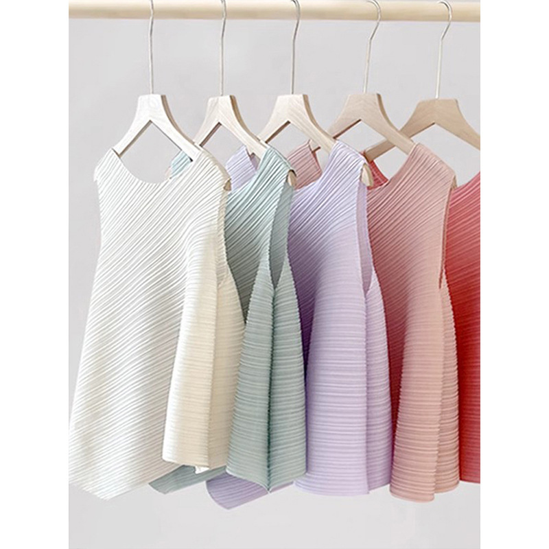 Miyake Sleeveless T-shirt Women's 2024 Autumn New Loose All-match Irregular Round Neck Solid Color Vest Pleated Top