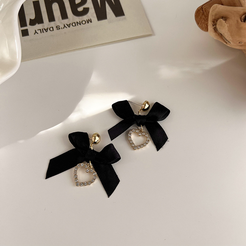Koreanische Schwarze Schleife Bowknot Diamantohrringe Neue Modeohrringe Design Ohrringe display picture 6