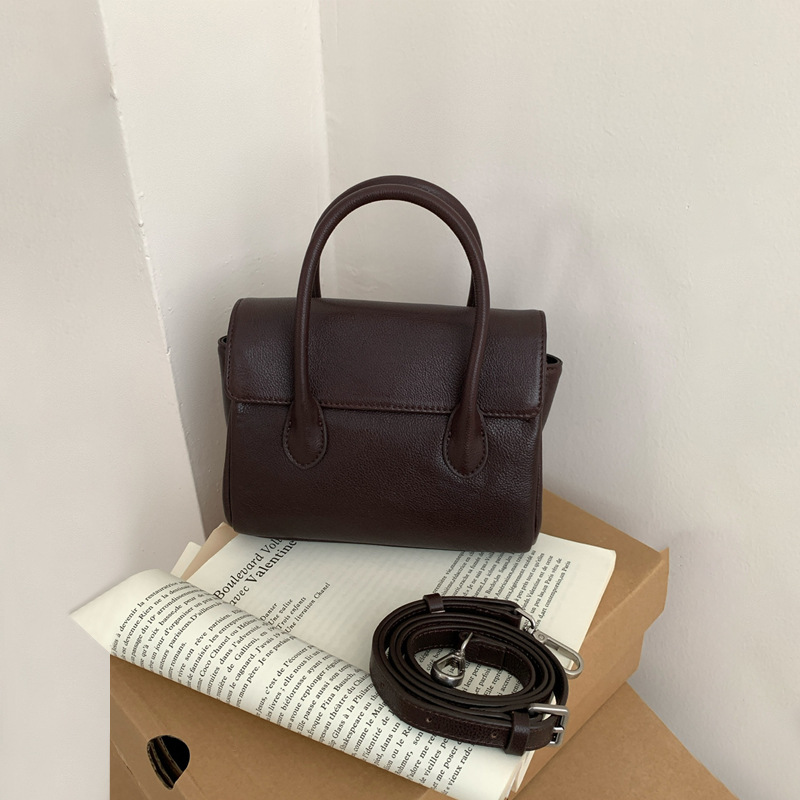 Top layer vegetable tanned cowhide mailman 2024 new vintage handbag shoulder leather small women's crossbody bag_voghion.com