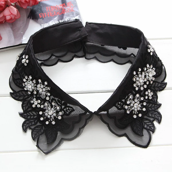 Leaf standing collar black