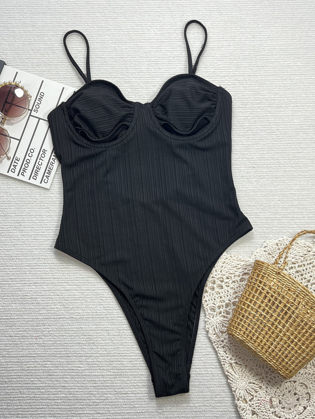 Schwarzer Damen Badeanzug Mit Riemchen Und Cut-out Ausschnitt_voghion.com