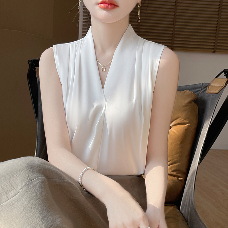 Silk Satin 2025 Spring and Summer New V-Neck Wide Shoulder Camisole Feminine Loose Inner Sleeveless Top