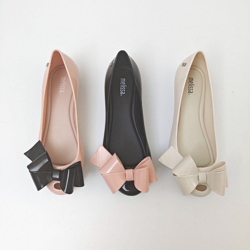 25-Year-Old Melissa's New Jelly Shoes with Open-Toe Bowknot, Hidden Heel Sandals, and Fragrant Beach Shoes 25-Year-Old Melissa's New Jelly Shoes with Open-Toe Bowknot, Hidden Heel Sandals, and Fragrant Beach Shoes