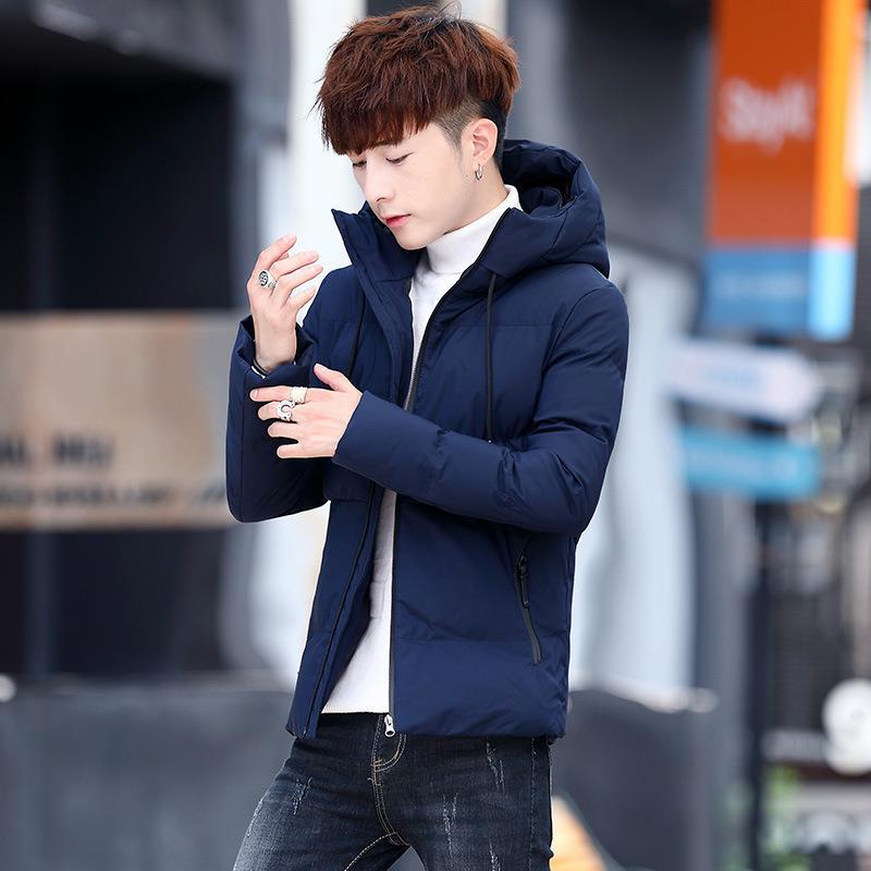 Abrigo corto de algodón acolchado para hombres 2022 Invierno nuevo abrigo de algodón acolchado para hombres jóvenes Abrigo coreano delgado de algodón acolchado con capucha engrosada