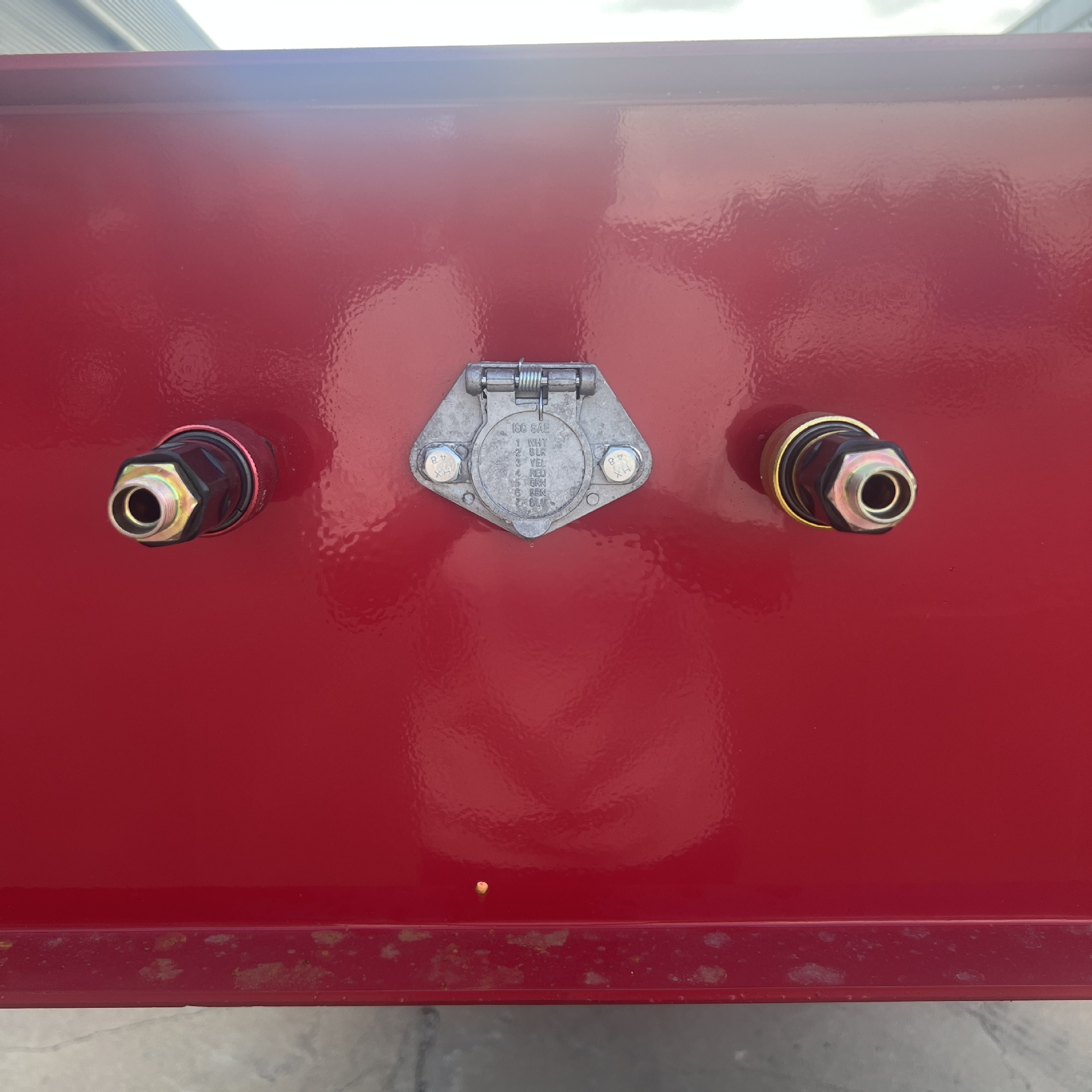 Source Factory Supplies Wholesale Heavy-Duty Low-Bed Engineering Machinery Trailers and Semi-Trailers to Southeast Asia, Middle East, and Africa
