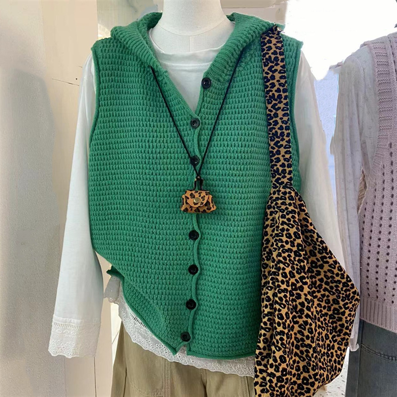 Retro chunky knit hooded sleeveless sweater vest cardigan for women, 2026 autumn/winter thick layering knit vest Retro chunky knit hooded sleeveless sweater vest cardigan for women, 2026 autumn/winter thick layering knit vest