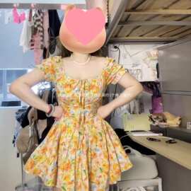 大码女装方领泡泡袖碎花连衣裙女夏季甜美气质短裙子显瘦遮肉微胖