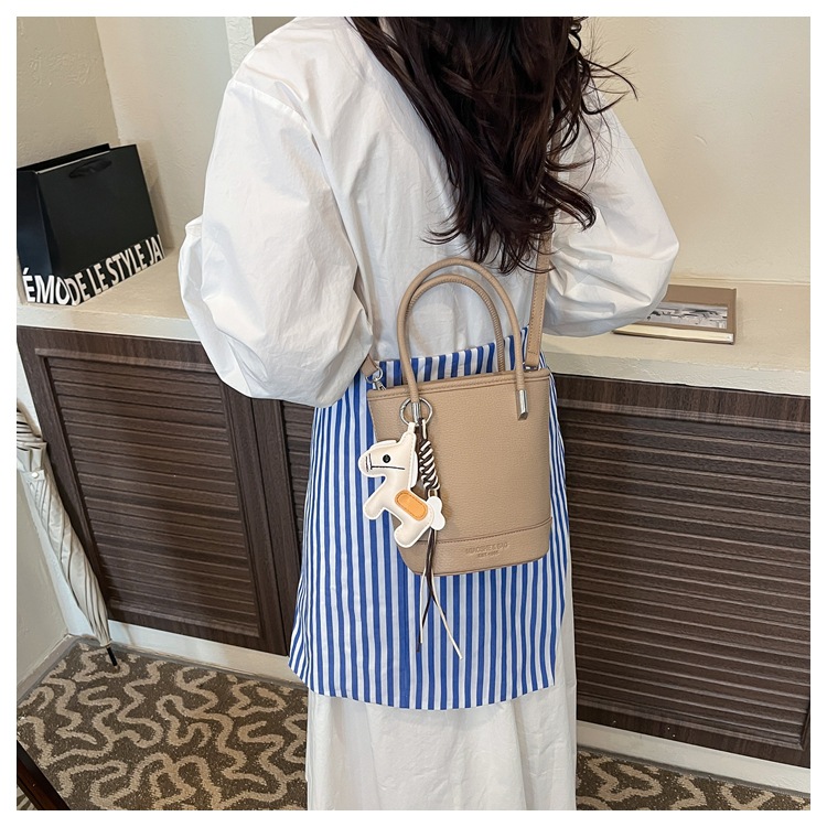 Versatile Soft Leather Bucket Bag Shoulder Crossbody Handbag_voghion.com