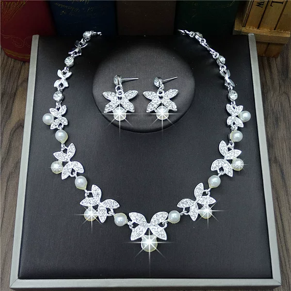 Yiwu Hot Selling Korean Style Bridal Jewelry Pearl Butterfly Necklace Earrings Bridal Jewelry Two-Piece Set Manufacturer Wholesale