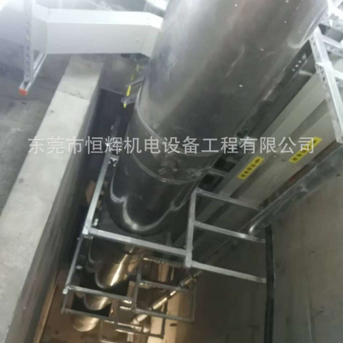 汕头发电机房烟管烟囱304不锈板制作中间设伸缩节顶设防雨风帽