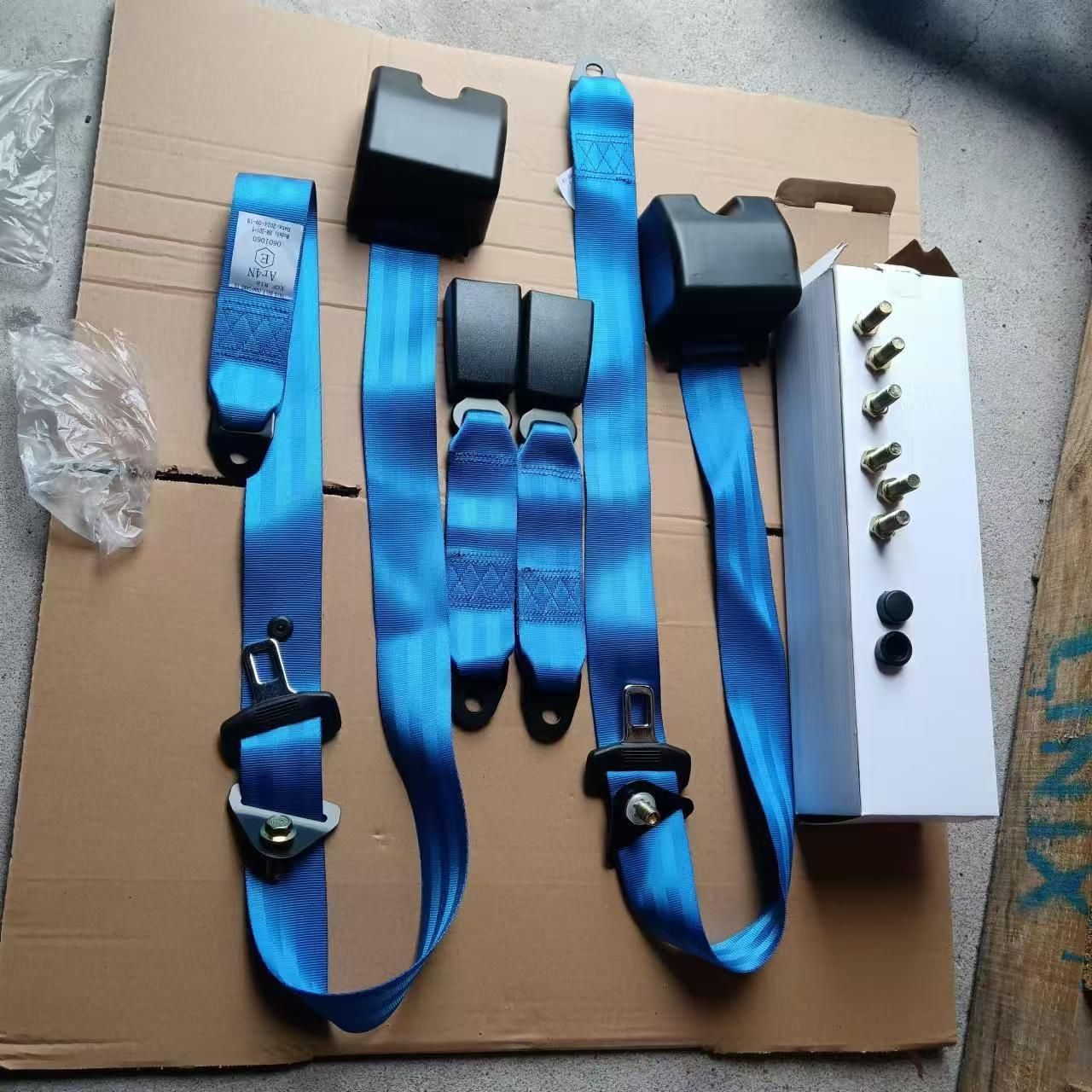 Cross-Border Hot-Selling Automatic Retractable Three-Point Safety Belt for Buses, Trucks, and Passenger Vehicles, Front and Rear Diagonal Shoulder Type with Emergency Lock