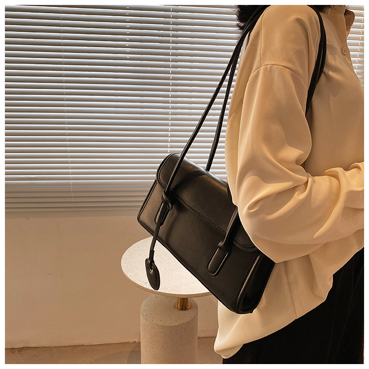 Fashion Textured One-shoulder Underarm Bag Large-capacity Tote Bag display picture 12