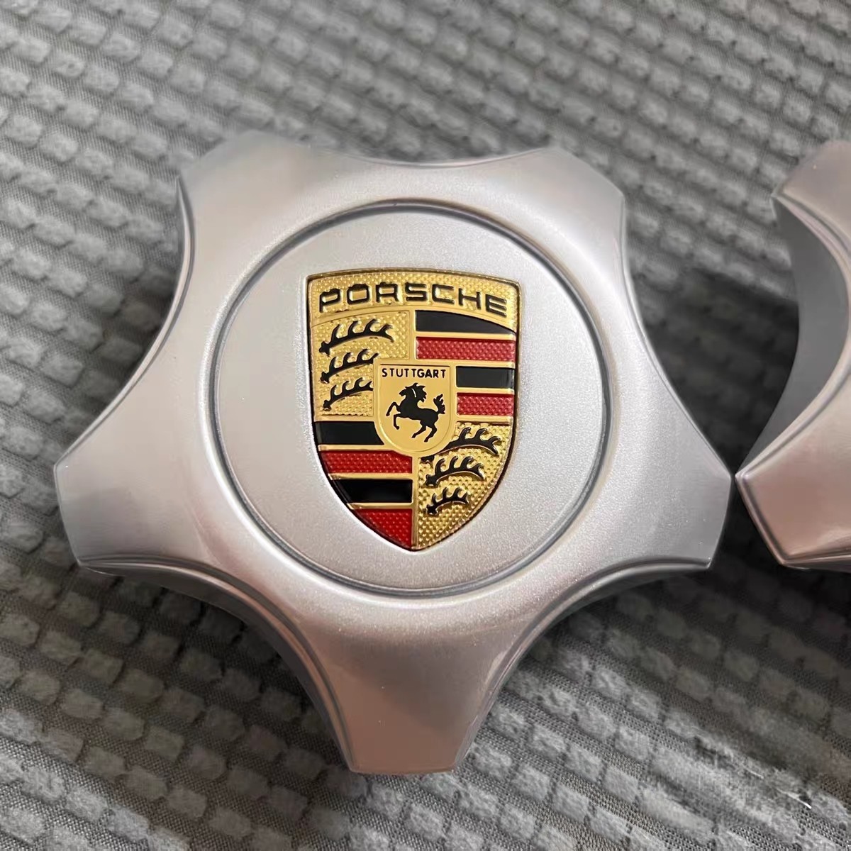 Porsche Old Cayenne Five-Claw High-Quality Wheel Hub Cover