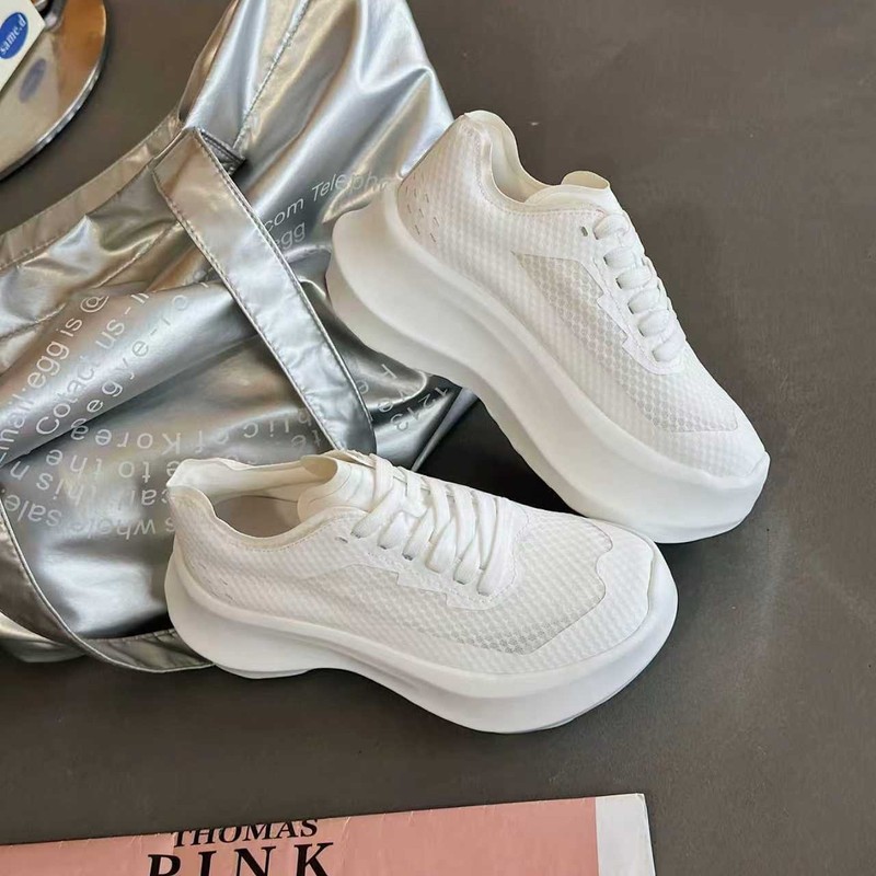 Manufacturer's Summer Breathable Mesh Sneakers for Women, Thick-Soled Height-Increasing Lisa Style, Hollow-Out Dad Shoes for Petite Women, Wholesale