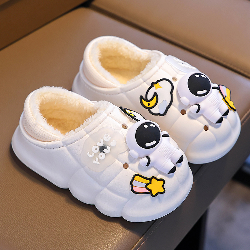 Invierno de niñas zapatos de algodón tacones cálidos para el hogar y veludo lindo niño impermeable antideslizante zapatillas de algodón para niños pequeños y medianos