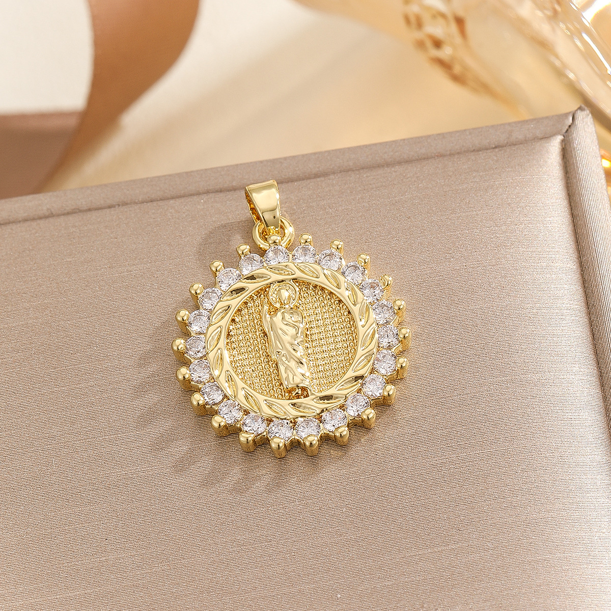 Pendant Necklace Classification 1 Piece Copper Rhinestones Virgin Mary Solid Color Pendant Chain
