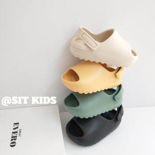 Children's Home Interior Slippers 2024 Summer New Boys and Girls Magic Tape Comfortable Outdoor Beach Shoes Sandals