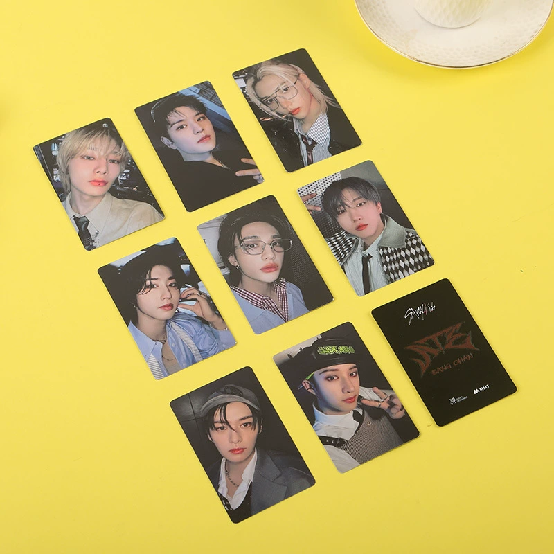 Фотокарточка (STRAY KIDS) компактная карточка, ламинированная 5,4 × 8,6 см, коллекционные варианты