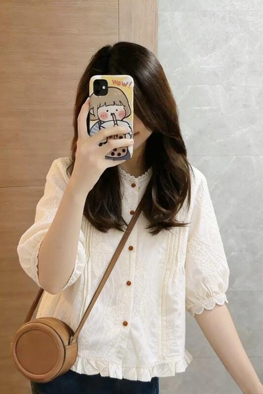 The Owner's Personal Recommendation~ Korean-Style Cream-Colored Lace Shirt, Gentle and Slimming, a Stunning Short-Sleeved Shirt for Summer The Owner's Personal Recommendation~ Korean-Style Cream-Colored Lace Shirt, Gentle and Slimming, a Stunning Short-Sleeved Shirt for Summer