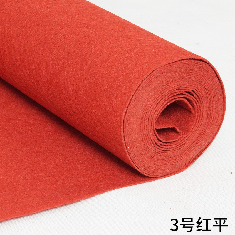 結婚祝いの赤いじゅうたんは一度に結婚して店の入り口を開店します。