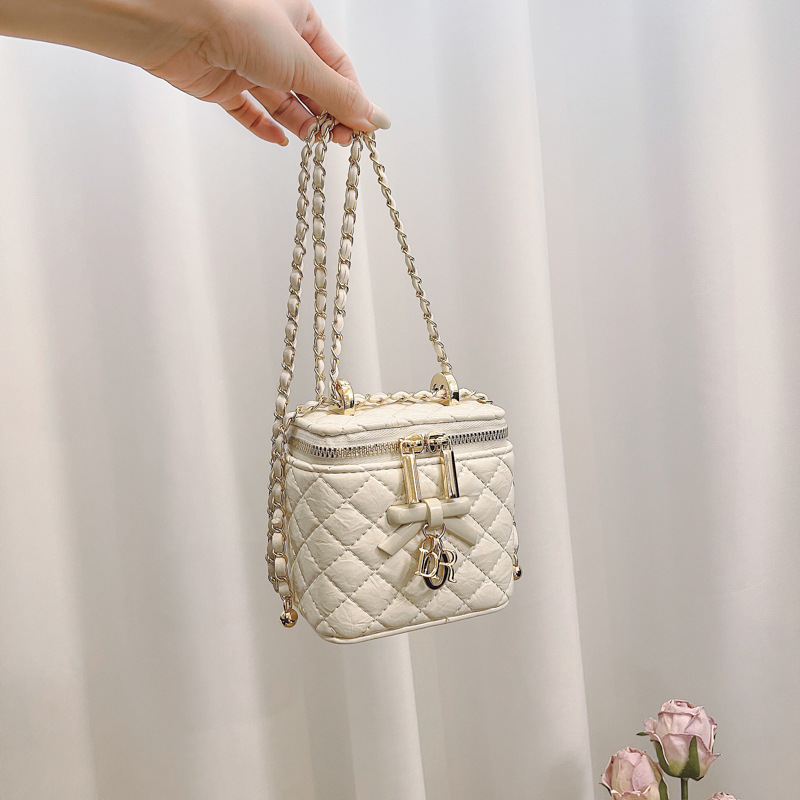 Pequeño beige