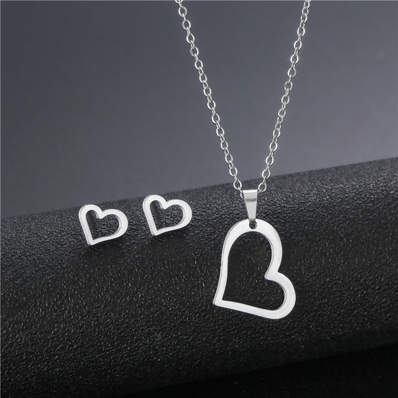 Hollow Heart-shaped Stainless Steel Earrings Necklace Set Wholesale Nihaojewelry display picture 3