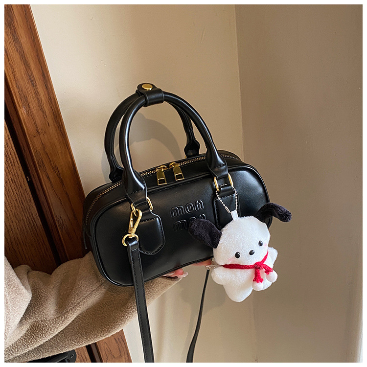 Nuova borsa piccola retrò con design di nicchia, borsa da donna di fascia alta, borsa a tracolla singola con accessori appesi, borsa piccola portatile elegante_voghion.com