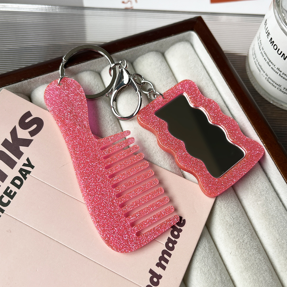 Nuevo acrílico amor maquillaje espejo pein llavero polvo brillante sequilla bolsos colgantes joyas DIY colgantes