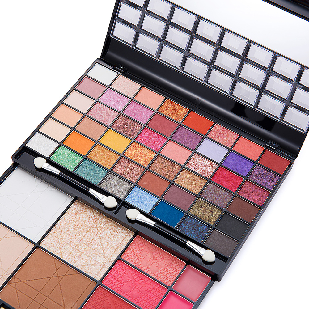 MISS YOUNG's new 60-color eyeshadow palette set, Eyeshadow blush Contouring combination gift set, Makeup palette Application Scenario