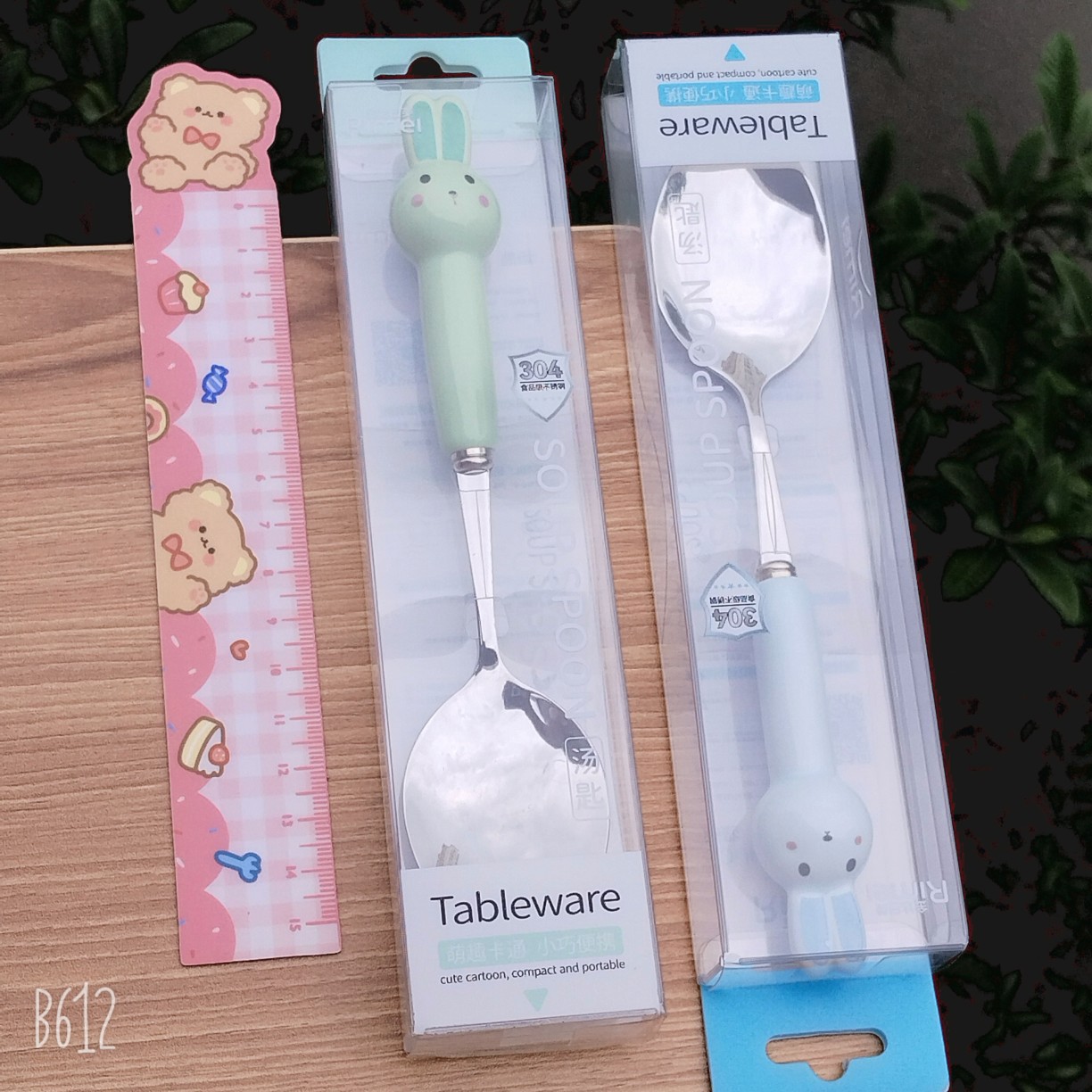 Nueva moda caja de dibujos animados de acero inoxidable regalo snack cubiertos set estudiantes portátiles cucharas al aire libre palillos