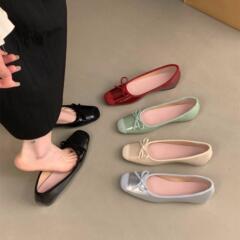 内高くなってフランスの小さい赤い靴の女性の靴の春と秋の2024夏の蝶結びのバレエの優しい夜の靴