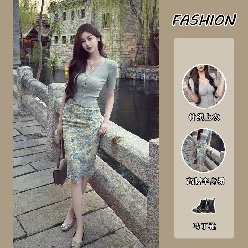 Women's Suit 2026 Summer New Style Sexy Pure Desire Style Knitted Short-Sleeved Top High-Waisted Lace Hip Skirt Two-Piece Set
